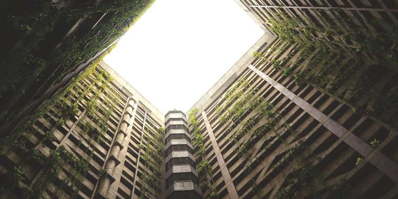 从团体职业装到个人西装定制：为什么个性化服装定制正成为职场新趋势