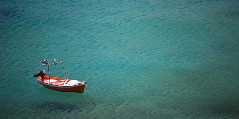 团体职业装定制指南：解析律师、金融与咨询行业的西装与衬衫定制风格差异