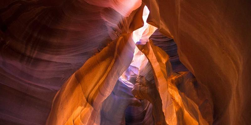 户外探险公司如何定制员工服装？兼顾功能性、安全性与企业视觉统一的专业指南