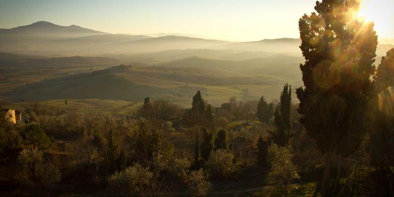服装定制新趋势：职业装与团体职业装如何赋能企业形象与团队凝聚力